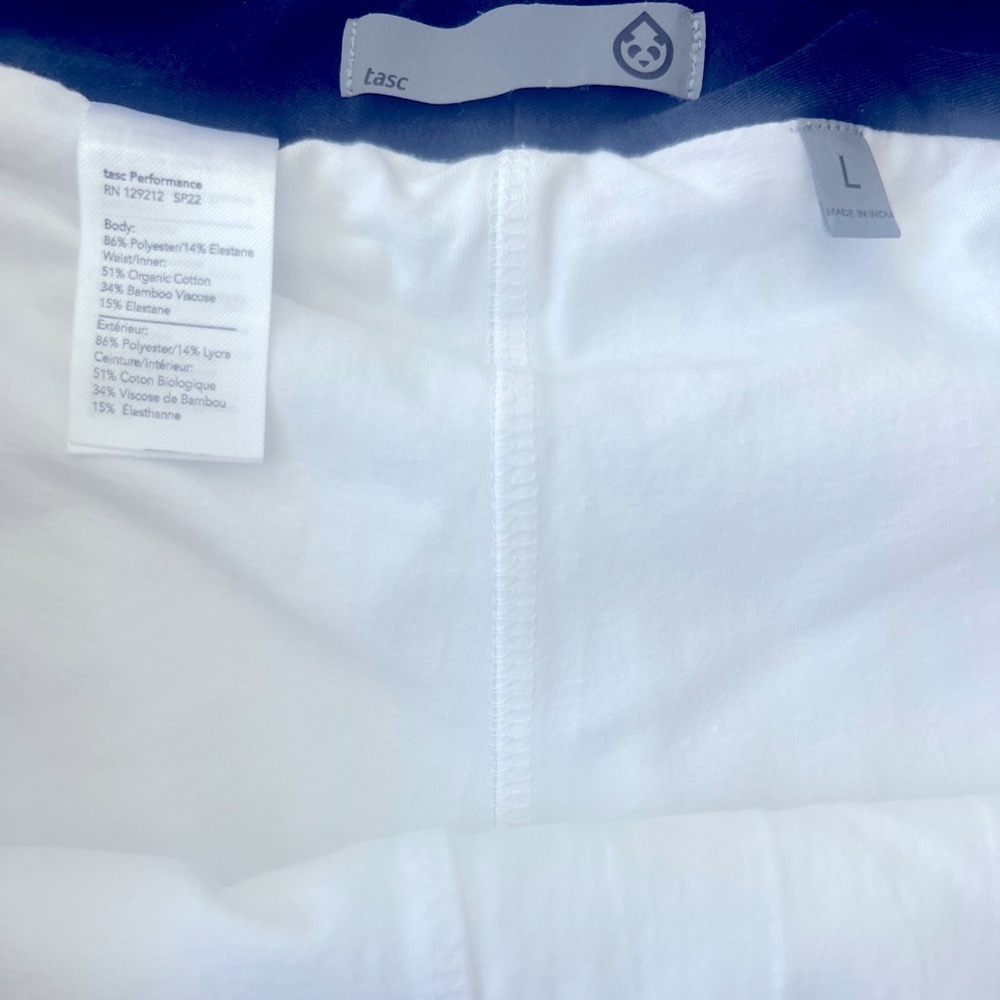 Tasc Rhythm White Ace Dot Golf Skirt Size Large - Picture 4 of 8